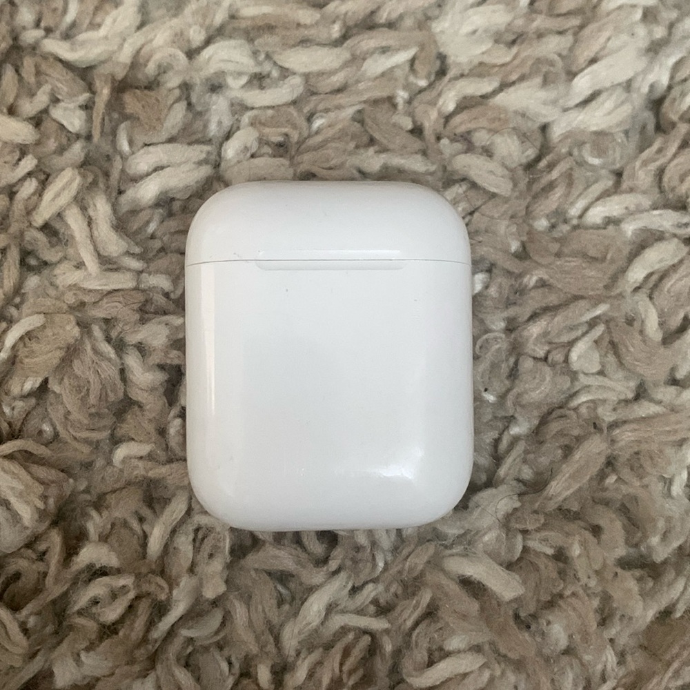 Apple AirPods Charging Case for AirPods 1/2/Pro - Good Condition